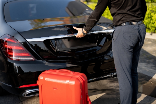 Airport Transfers with Professional Chauffeurs and Fixed Pricing